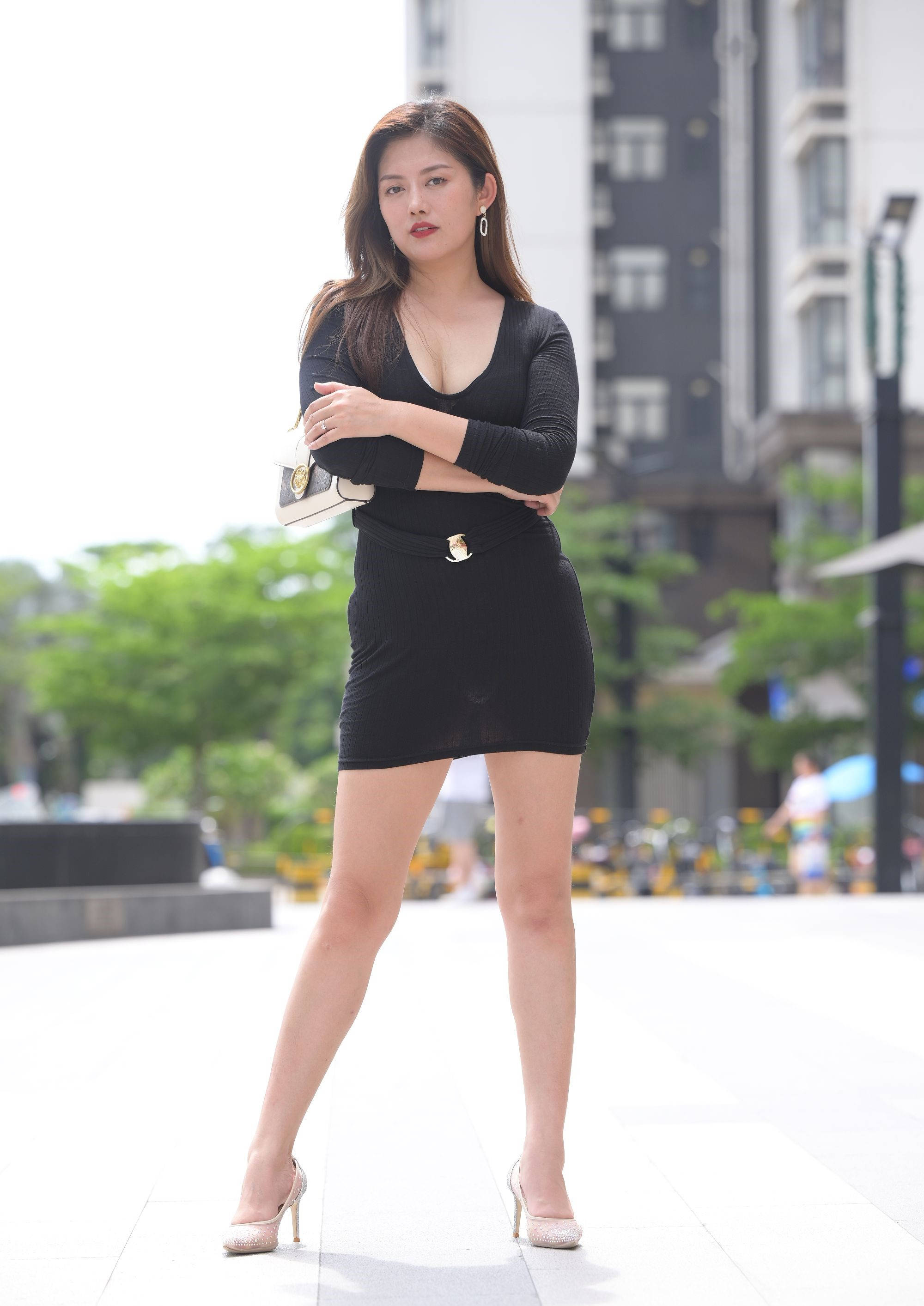 【视频+套图】风韵犹存的黑色包臀裙美少妇