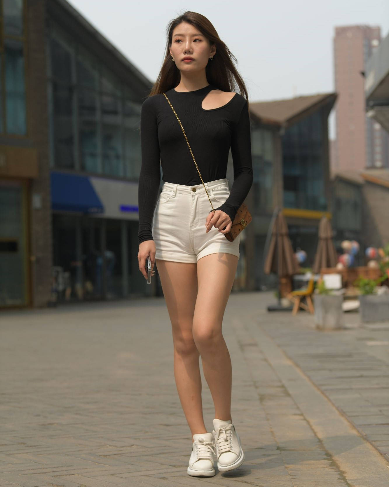 【视频+套图】白色热裤美女