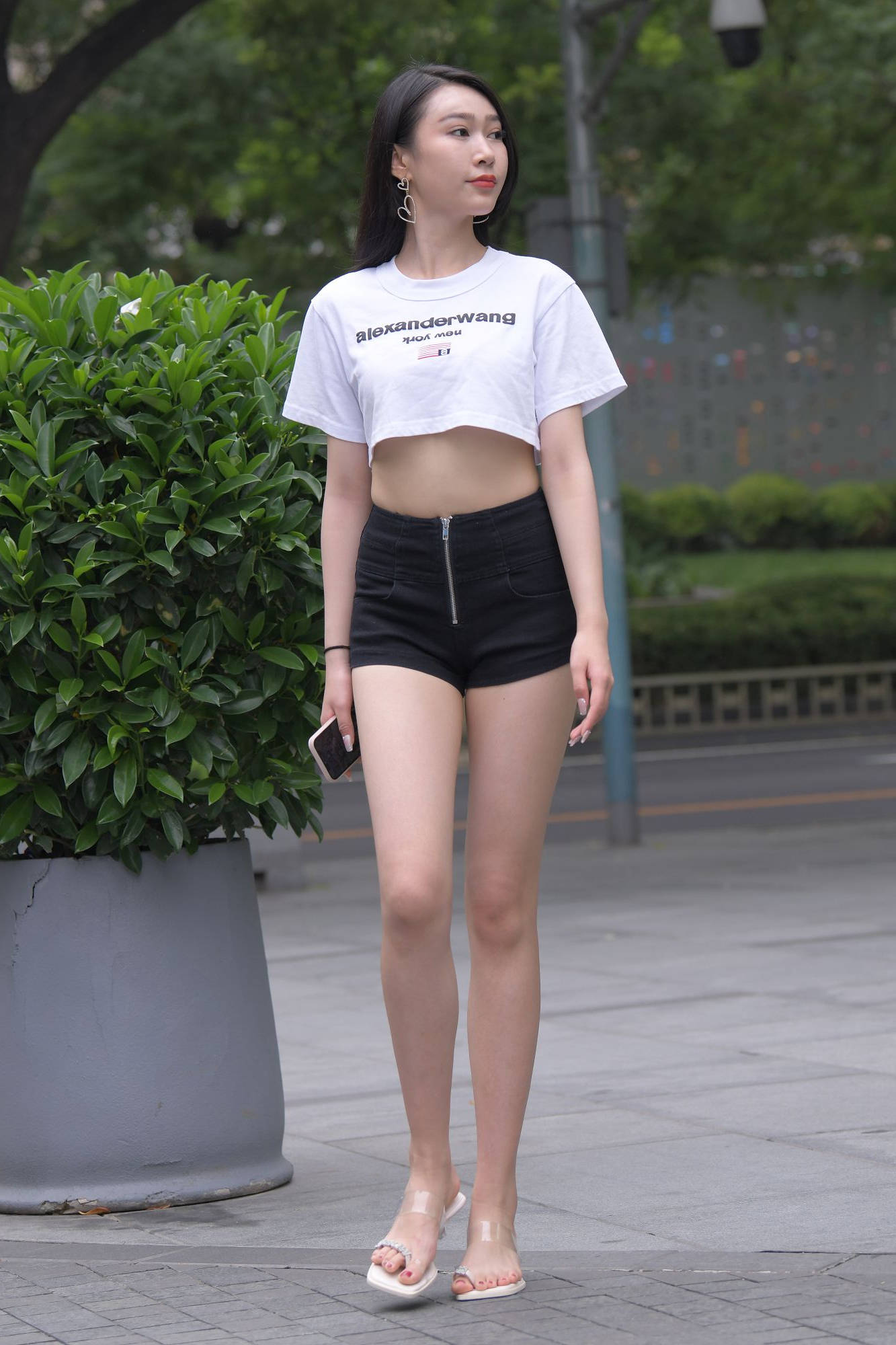 【套图+视频】黑色热裤美腿美女