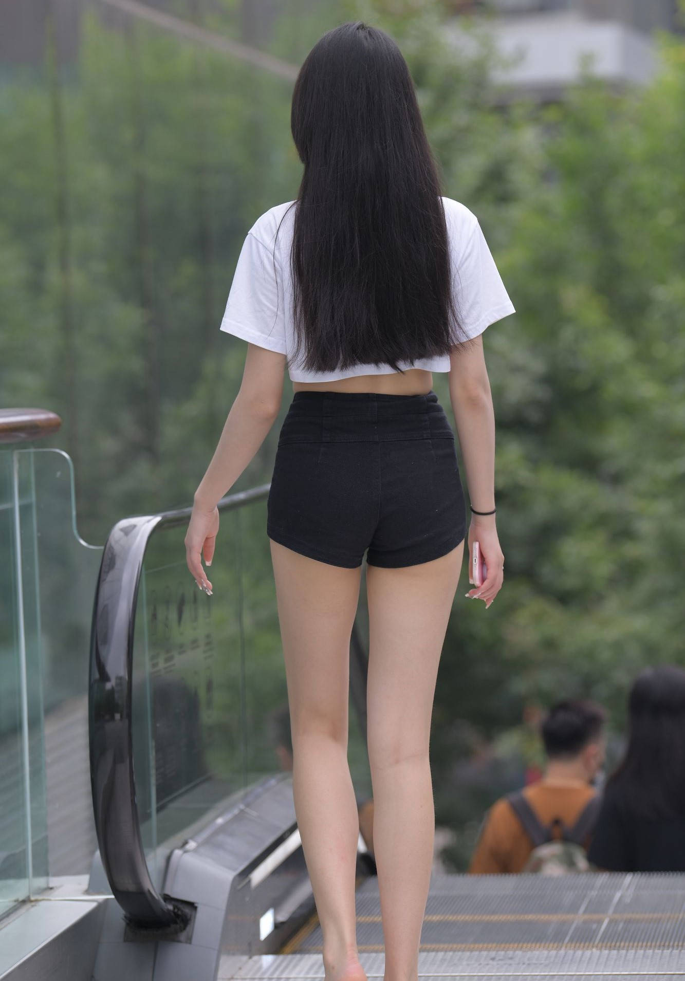 【套图+视频】黑色热裤美腿美女