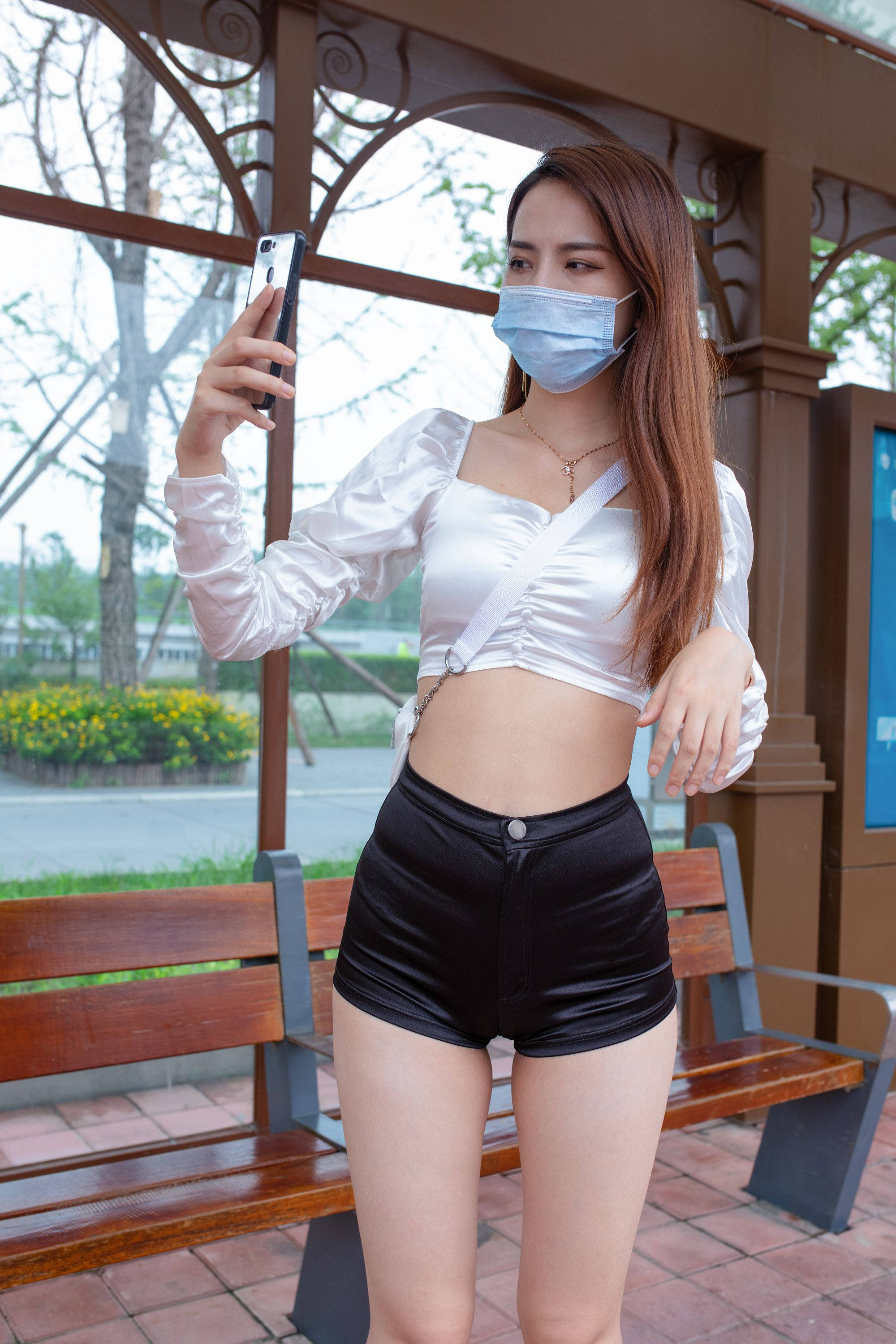 【视频+套图】丰硕热裤美眉