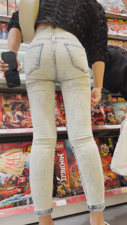 性感白牛仔苹果臀美女小姐姐