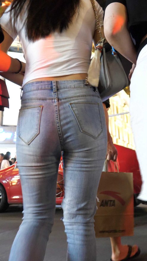 （图）蛇腰胸器大宽臀骚货