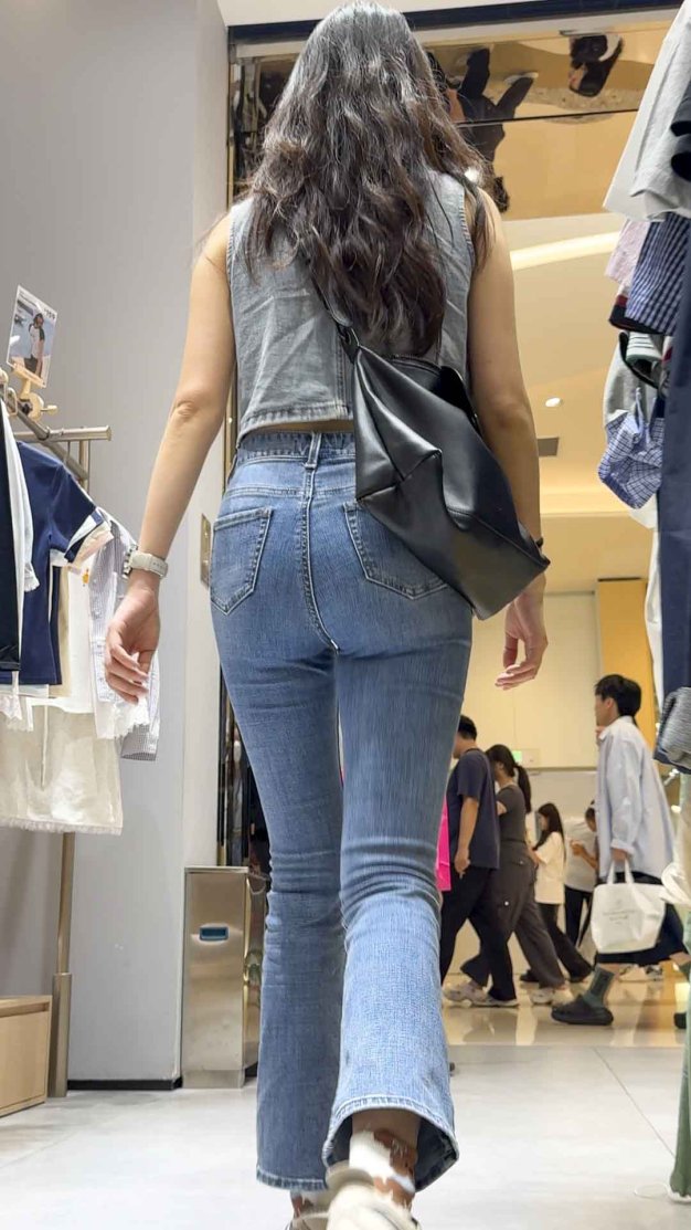 饱满丰臀紧翘让人着迷【1730M】