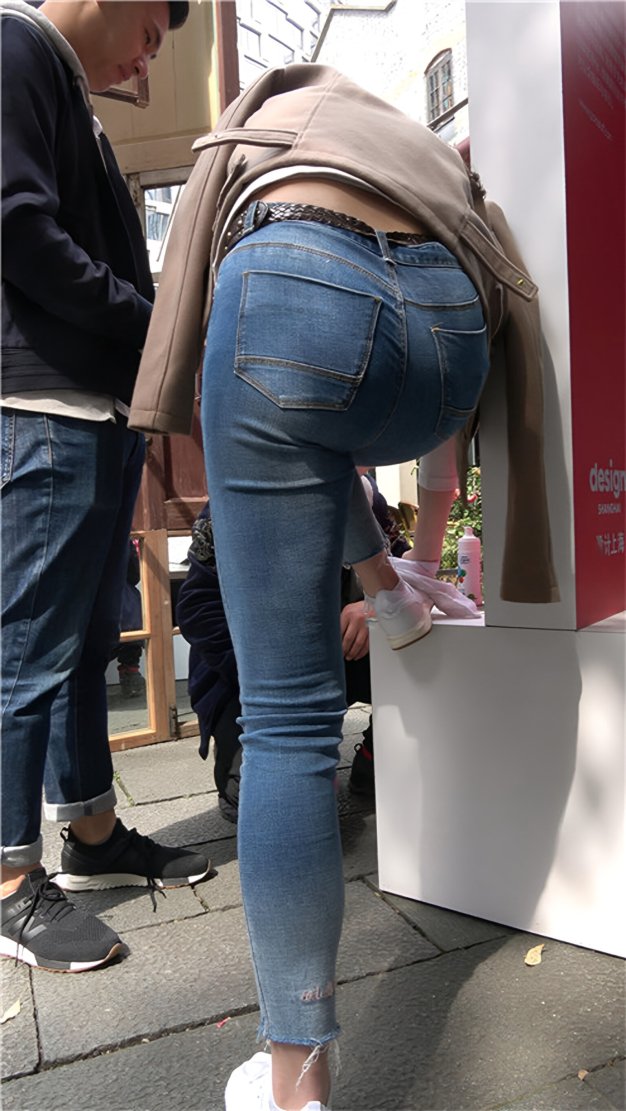 漂亮的牛仔裤小姐姐[2G/MP4]