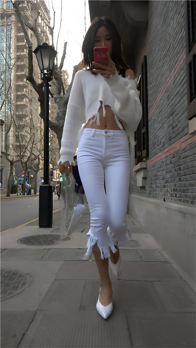 白色紧身七分裤长腿美女[1.73G/MP4]