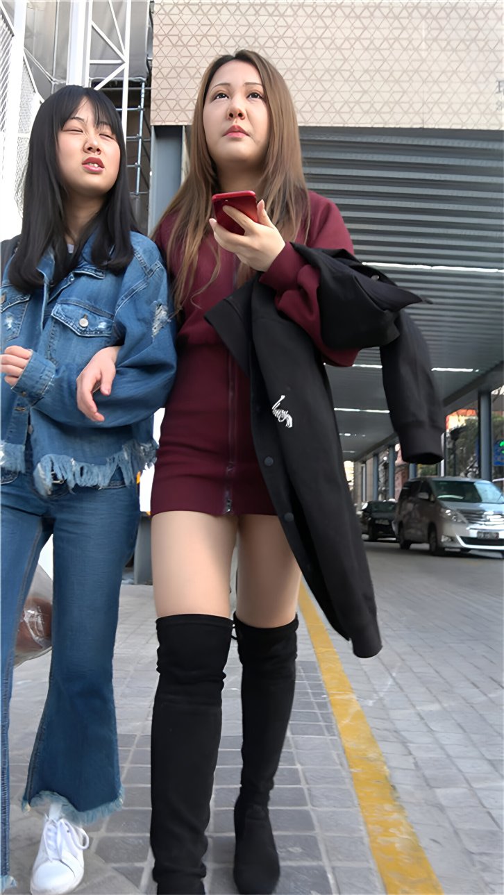 黑色高靴连体裙美女[2.14G/MP4] 