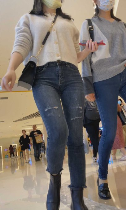 牛仔裤苹果臀金三角小姐姐