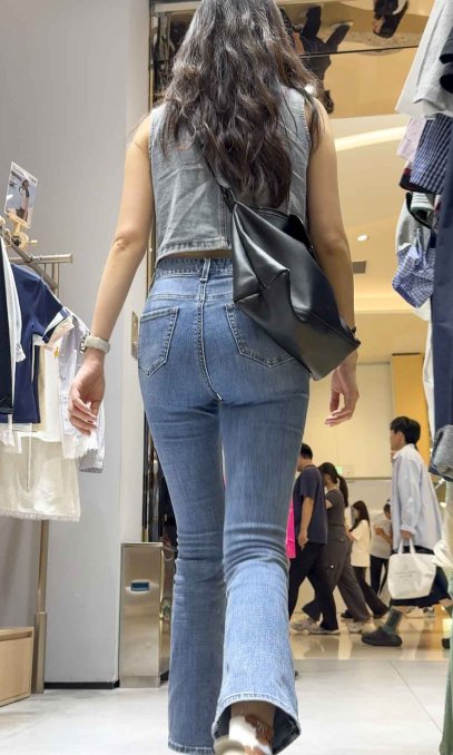 饱满丰臀紧翘让人着迷【1730M】