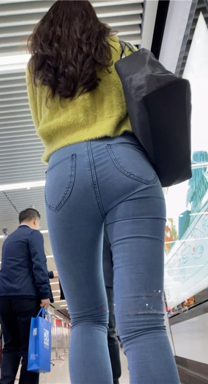 气质紧身牛仔美女[3.72G/MP4]