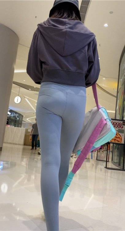 灰色瑜伽裤美女[4.62G/MP4]