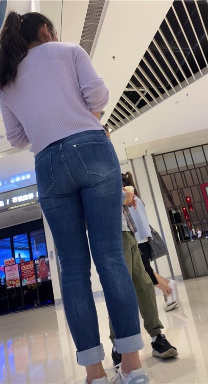 韵味蓝牛丰腴美女[2.63G/MP4]