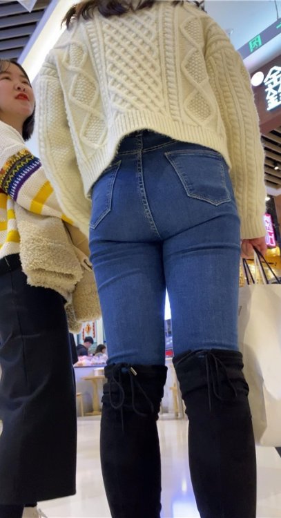 黑靴牛仔美女[2.27G/MP4]