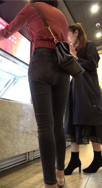 漂亮的短发黑牛仔美女[3.42G/MP4]