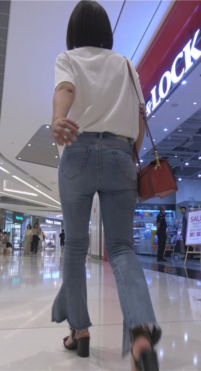 漂亮的牛仔短发小姐姐[3.16G/MP4]