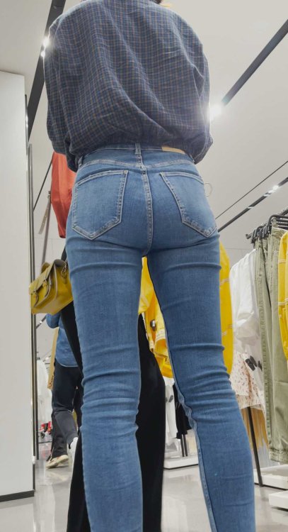 性感蓝牛苹果臀金三角小姐姐第一季