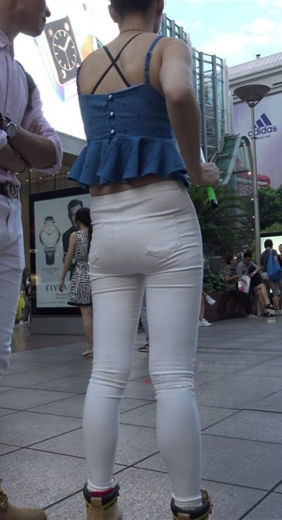 紧身白裤美女[2.58G/MP4]