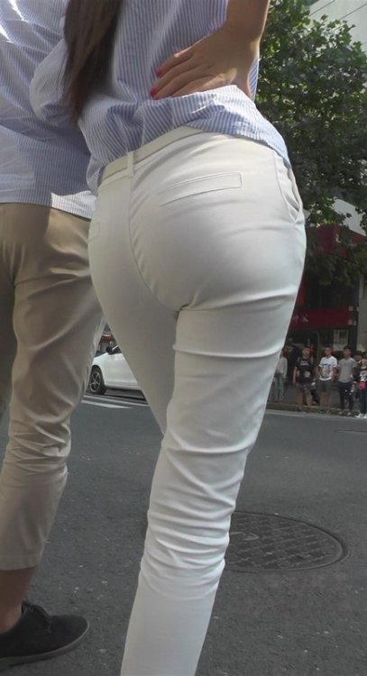 极品白裤圆润妹子[482M/MP4]