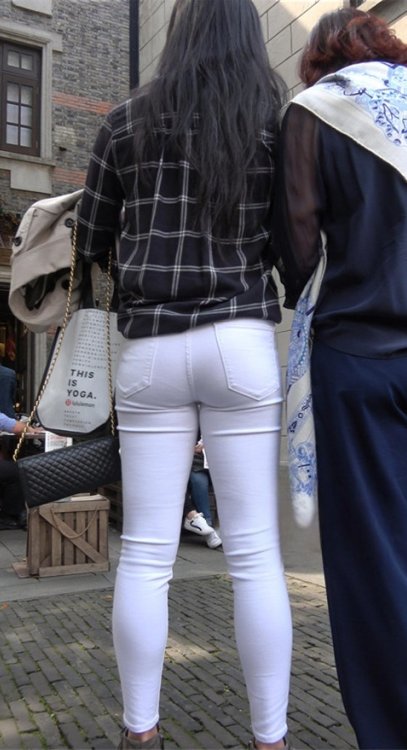 白色紧身裤女孩[2.16G/MP4]