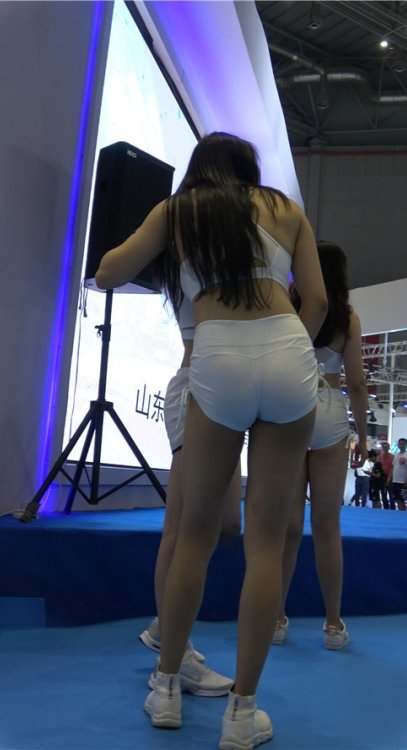 漂亮的极品健身美女模特[2.56G/MP4]