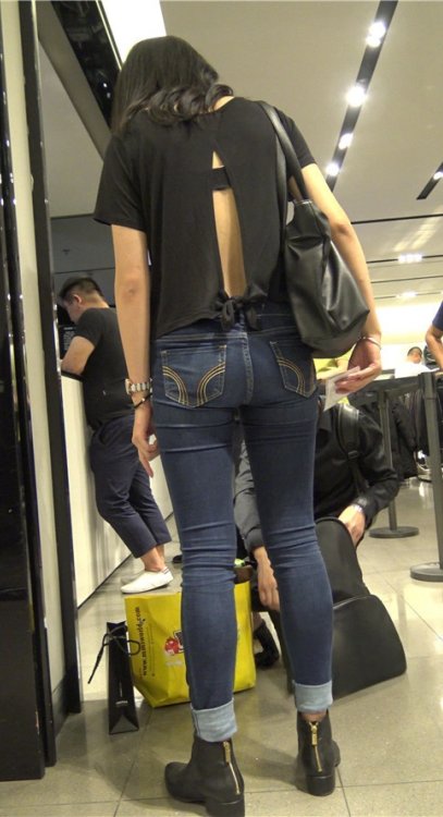 漂亮的牛仔裤长腿美女[1.4G/MP4]