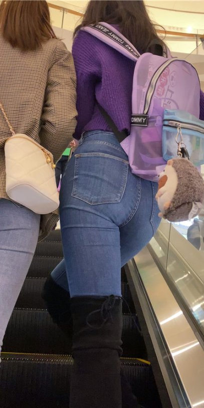 漂亮的高靴气质美女[10.65G/MP4]