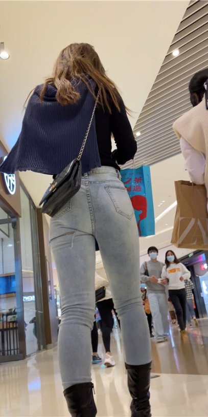 漂亮的紧牛小美女[1.59G/MP4]