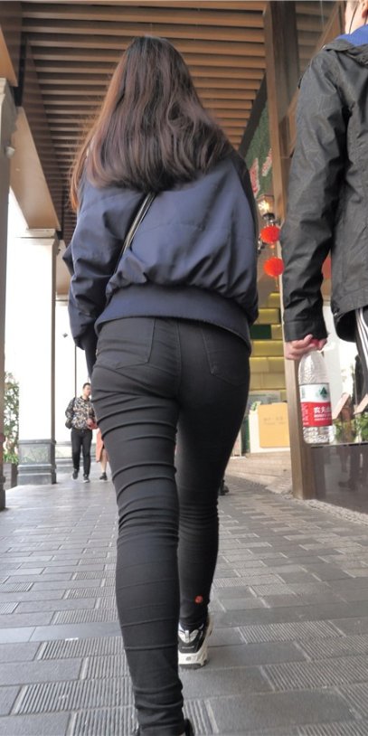 黑色紧身裤女孩[3.32G/MP4]