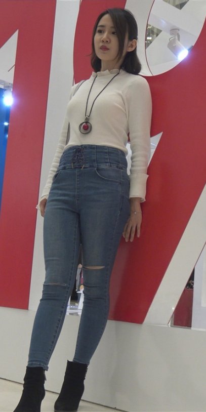 漂亮的高腰牛仔美女[2.81G/MP4]