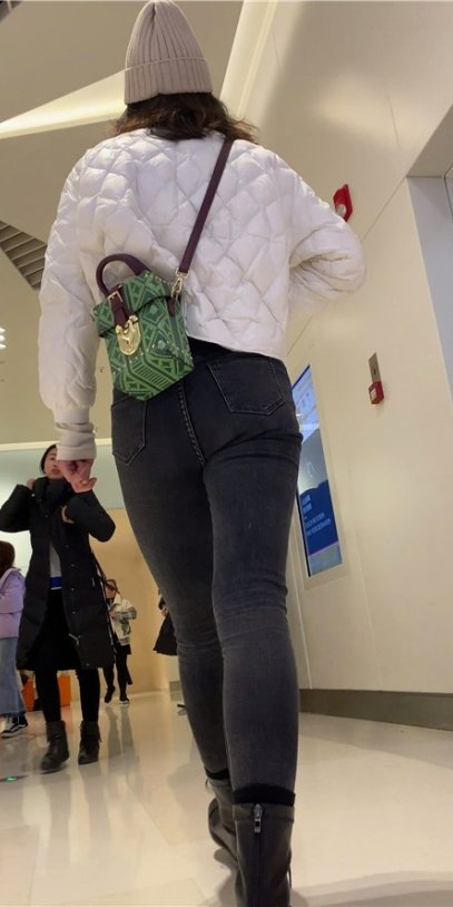 逛商场的黑牛MM[3.34G/MP4]