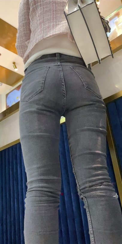 短发气质牛仔裤美女[841M/MP4]