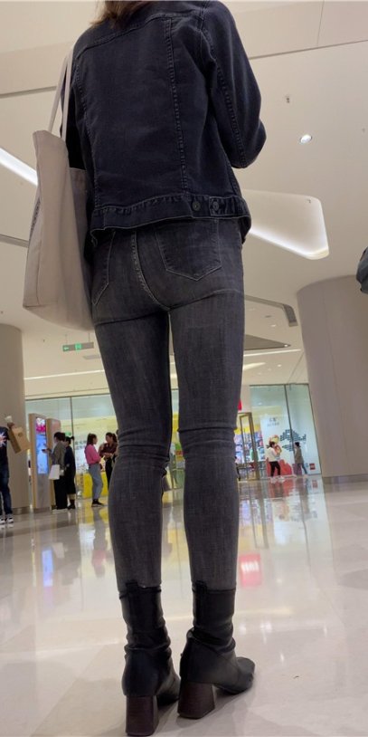 牛仔短发长腿美女[1.15G/MP4]