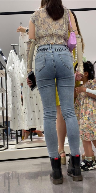 时尚长腿紧牛美女[2.53G/MP4]