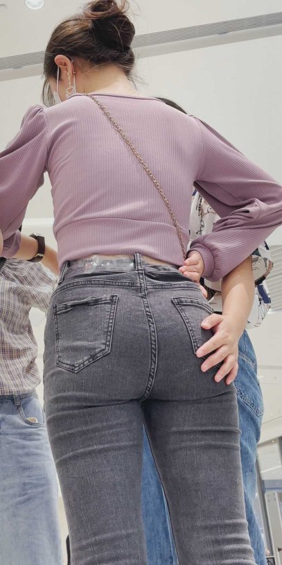 超翘臀高中学妹手感超好