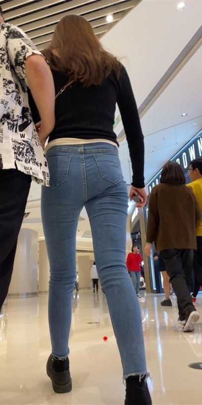 蓝色牛仔紧身裤美女[669M/MP4]