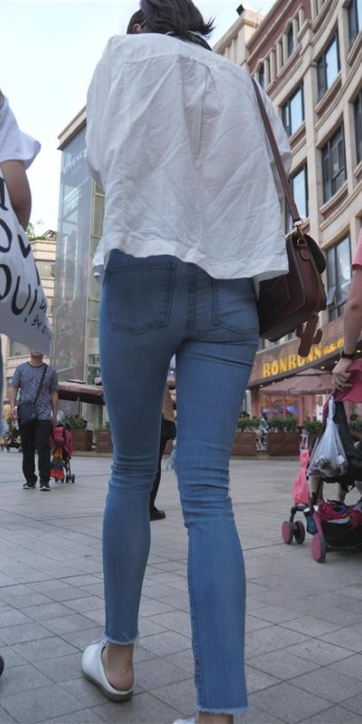 蓝色牛仔裤小姐姐[4.25G/MP4]