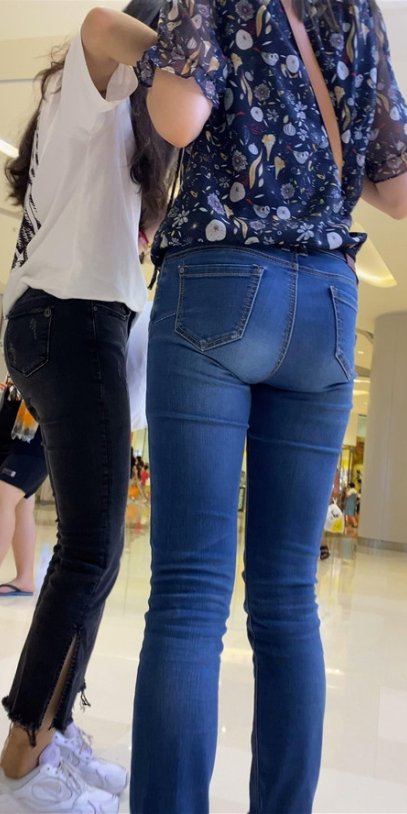 两个牛仔裤小姐姐[442M/MP4]