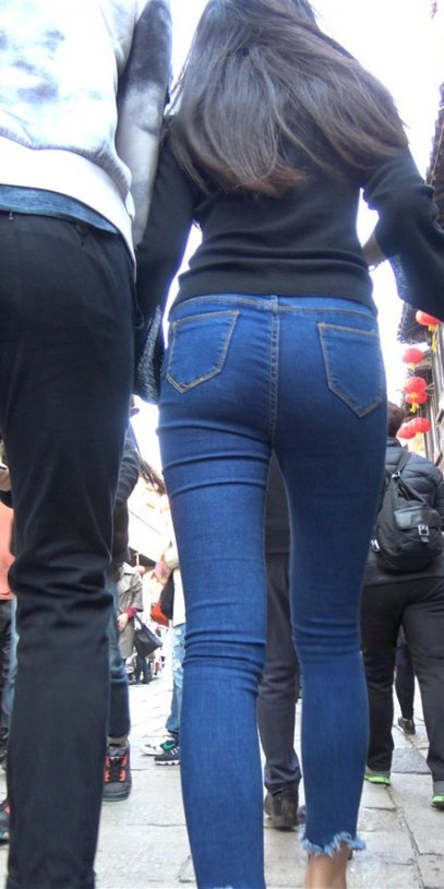 蓝色牛仔裤小姐姐[1.94G/MP4]