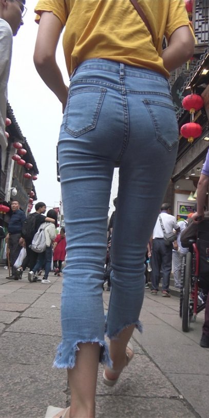 蓝色紧身高腰牛仔妹子[2.36G/MP4]