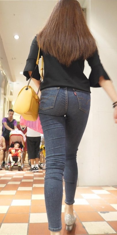 紧身蓝牛小妹[1.48G/MP4] 臀型超好