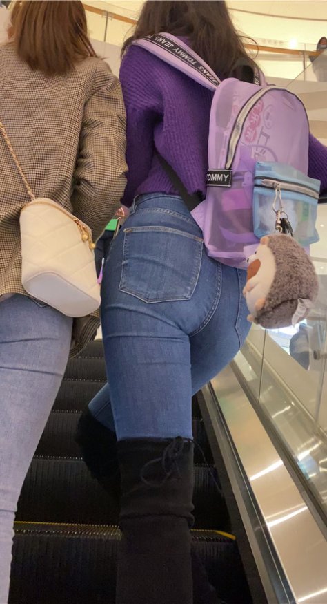 漂亮的高靴气质美女[10.65G/MP4]