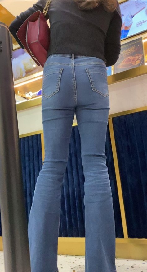 蓝牛高跟美女[1.14G/MP4]