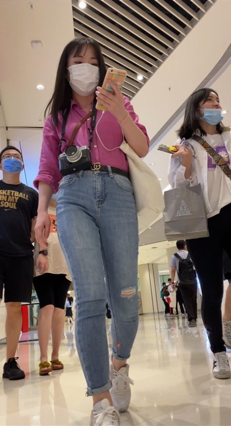 商场里的牛仔裤小姐姐[1.73G/MP4]