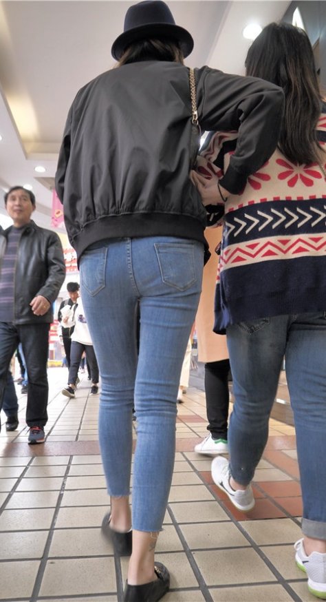 黑衣牛仔裤MM[2.08G/MP4]