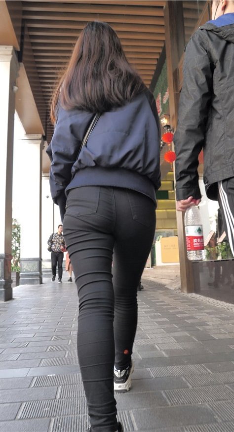 黑色紧身裤女孩[3.32G/MP4]