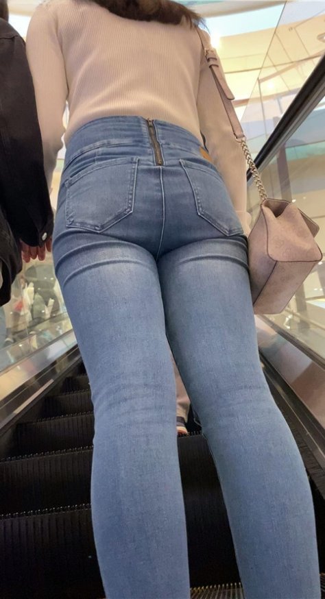 高腰牛仔裤小姐姐[935M/MP4]