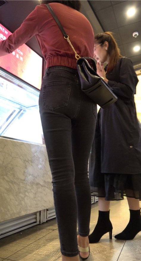 漂亮的短发黑牛仔美女[3.42G/MP4]