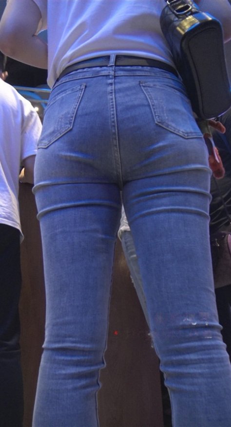 蓝色牛仔裤美女[2.79G/MP4]