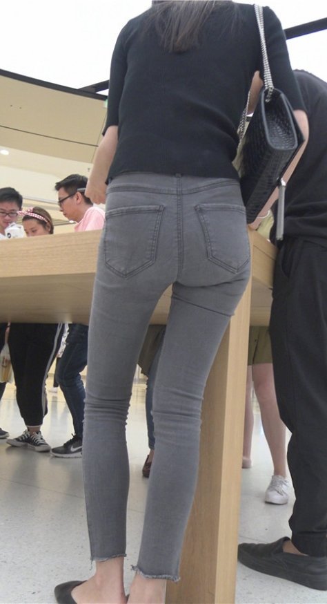 灰色紧身牛仔裤MM[1.58G/MP4]