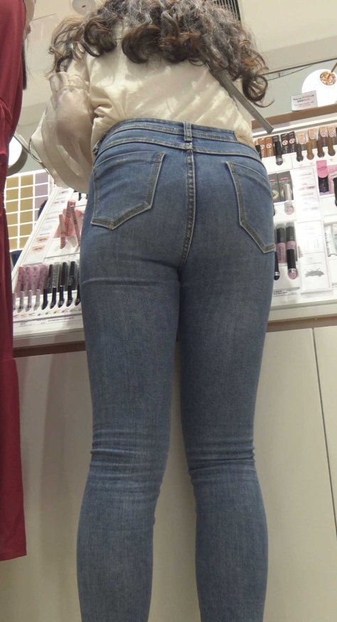 牛仔饱满丰臀双胞胎美女小姐姐第二季